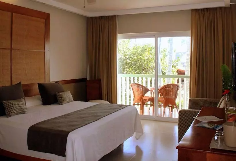 اتاق سوپریور با چشم‌انداز باغ, VIK hotel Arena Blanca