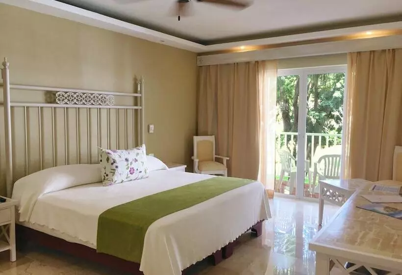 اتاق سوپریور با چشم‌انداز باغ, VIK hotel Arena Blanca