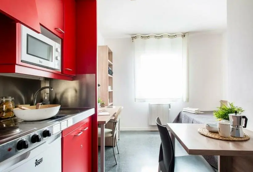 استودیوی استاندارد, Alojamientos Universitarios Hipatia