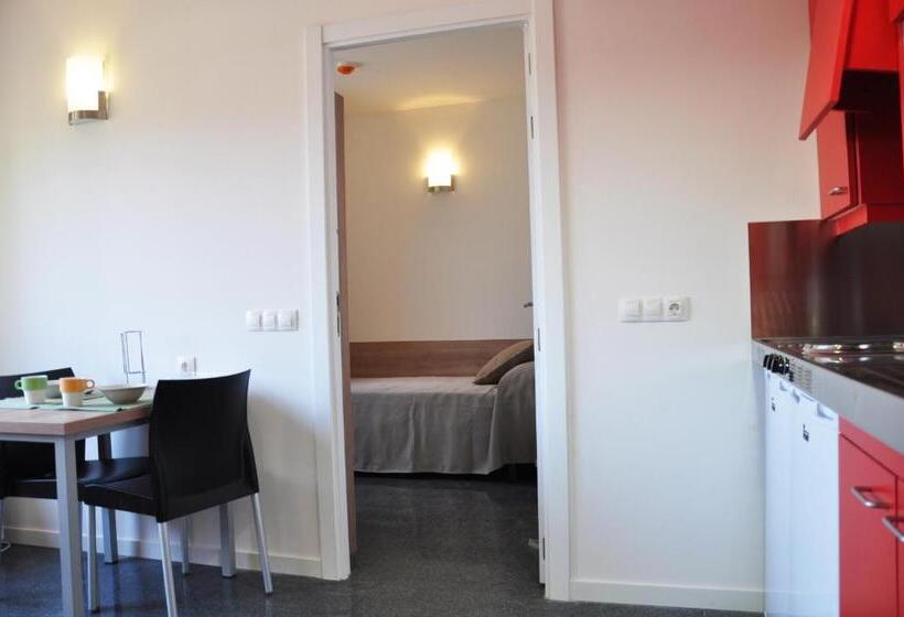 标准工作室, Alojamientos Universitarios Hipatia