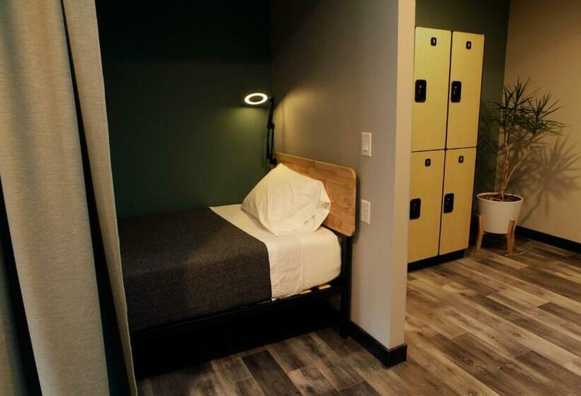 共用房间的床, Stay Classy