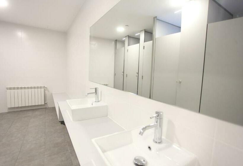 اتاق خانوادگی با سرویس بهداشتی مشترک, Patos Beach House