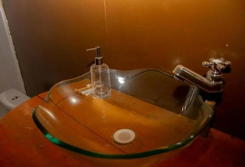 اتاق استاندارد سه نفره, Don Jaime   Hostel