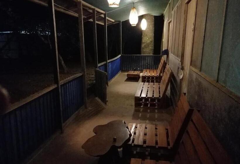 Кровать в Общей Комнате, Don Jaime   Hostel