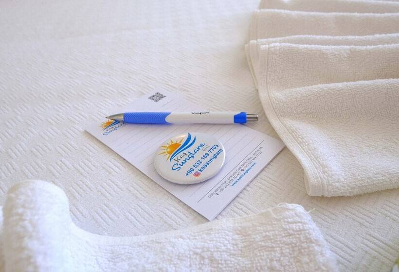 اتاق خانوادگی با چشم‌انداز دریا, Kas Sun Glare Otel