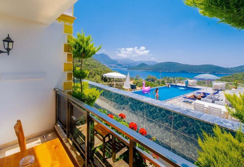 اتاق خانوادگی با چشم‌انداز دریا, Kas Sun Glare Otel