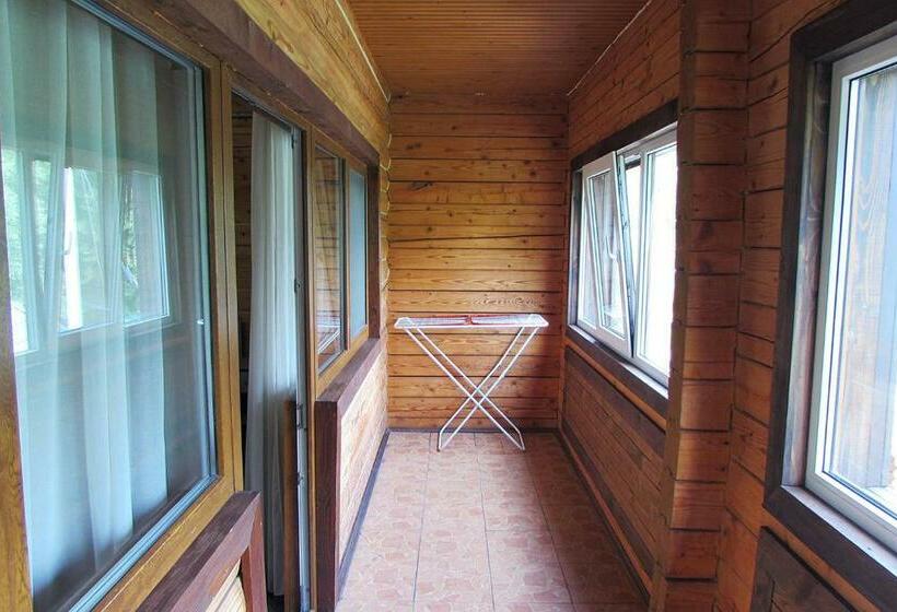 חדר משפחתי, Shale Verba