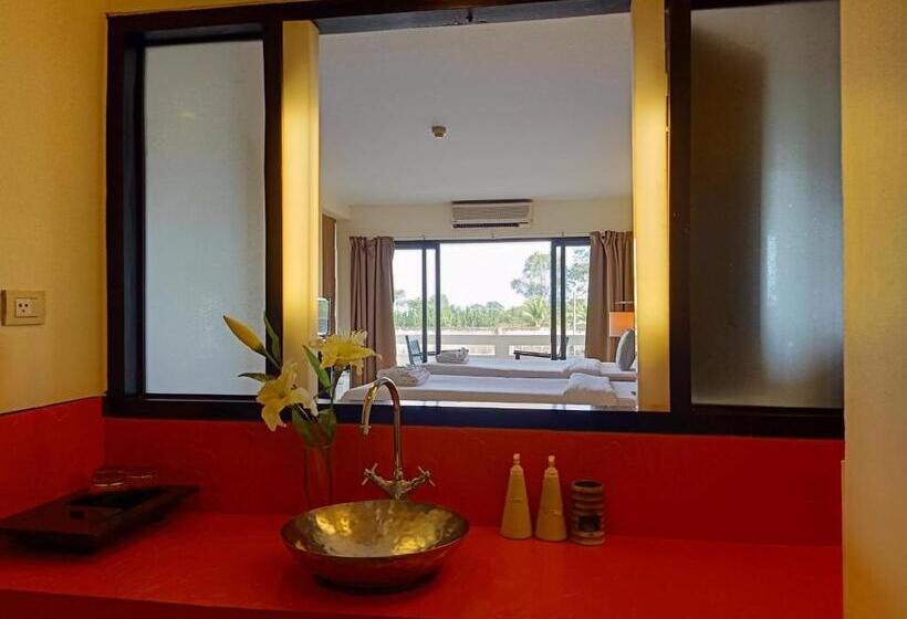 디럭스 트리플 룸, Amarin Samui Hotel   Sha Plus Certified