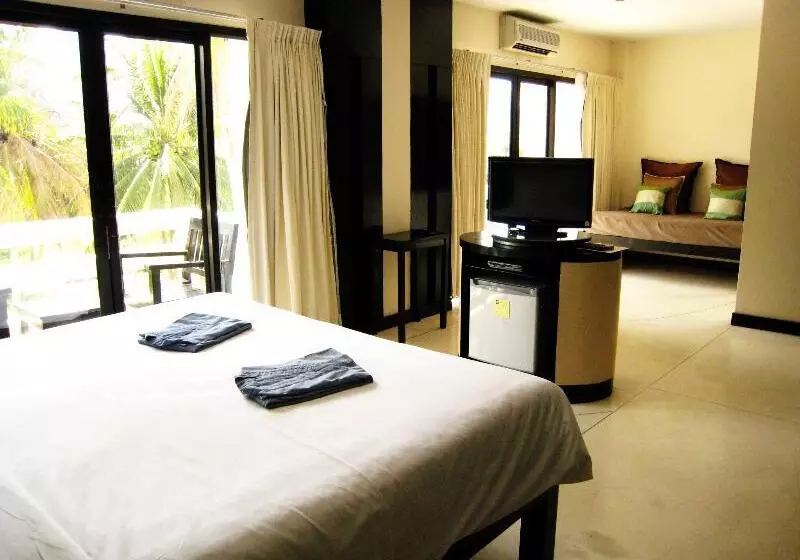 سوییت جونیور, Amarin Samui Hotel Sha Plus Certified