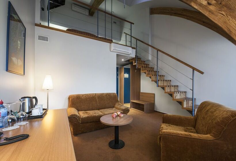 Люкс, Best Baltic Kaunas