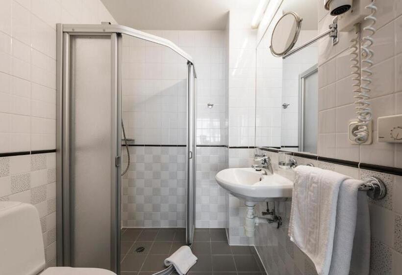 Люкс, Best Baltic Kaunas