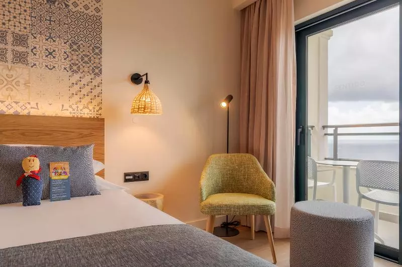 اتاق استاندارد با چشمانداز دریا, Sentido Galosol