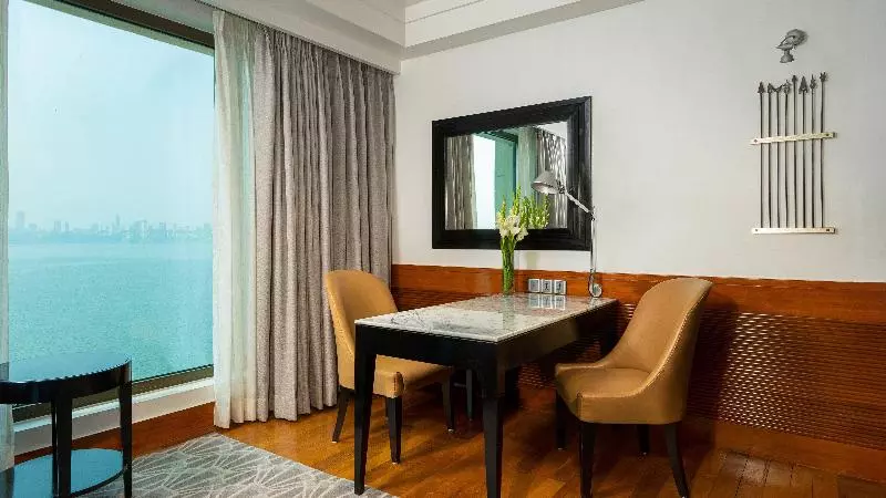 オーシャンビューのプレミアムルーム。, Intercontinental Marine Drive Mumbai, An Ihg