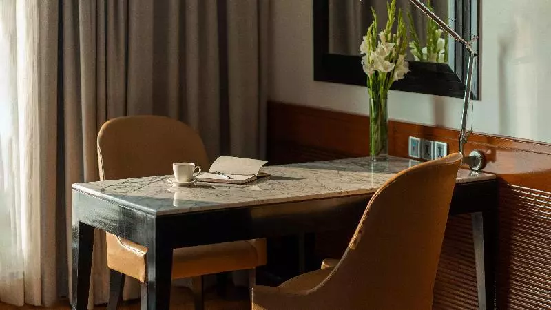 オーシャンビューのプレミアムルーム。, Intercontinental Marine Drive Mumbai, An Ihg