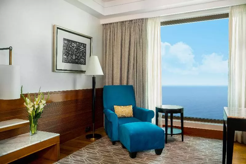 オーシャンビューのプレミアムルーム。, Intercontinental Marine Drive Mumbai, An Ihg