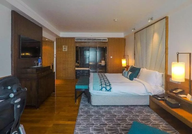 デラックススイート, Intercontinental Marine Drive Mumbai, An Ihg