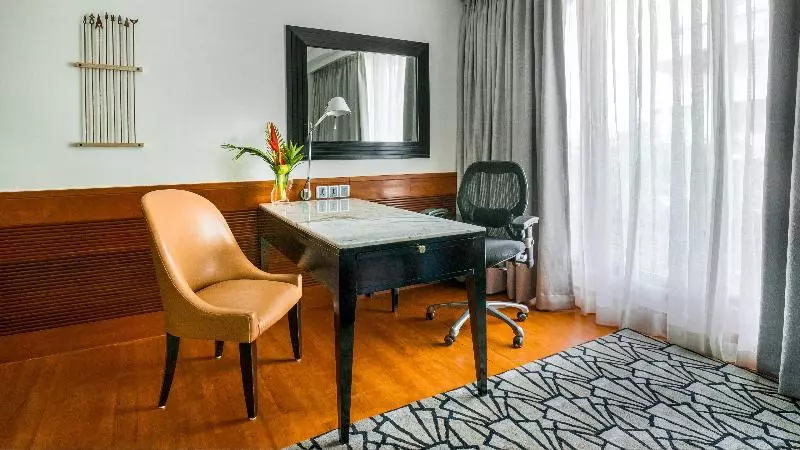 キングサイズベッドのクラシックルーム, Intercontinental Marine Drive Mumbai, An Ihg