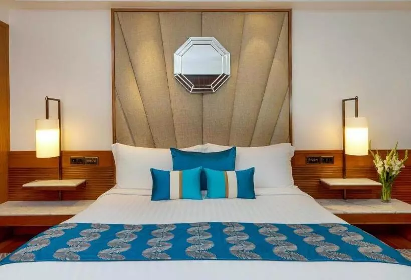 キングサイズベッドのクラシックルーム, Intercontinental Marine Drive Mumbai, An Ihg