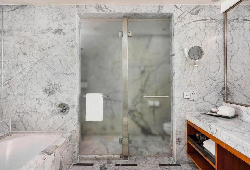 اتاق پرمیوم با چشمانداز دریا, Intercontinental Marine Drive Mumbai, An Ihg