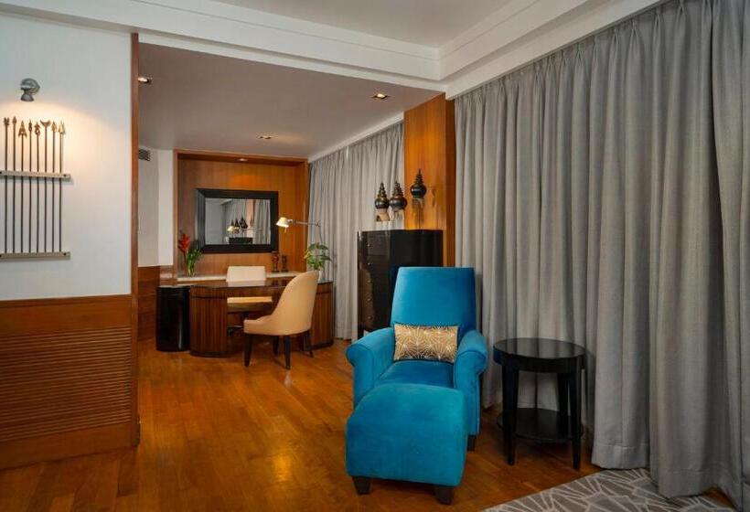 سوئیت جونیور با تخت بزرگ, Intercontinental Marine Drive Mumbai, An Ihg