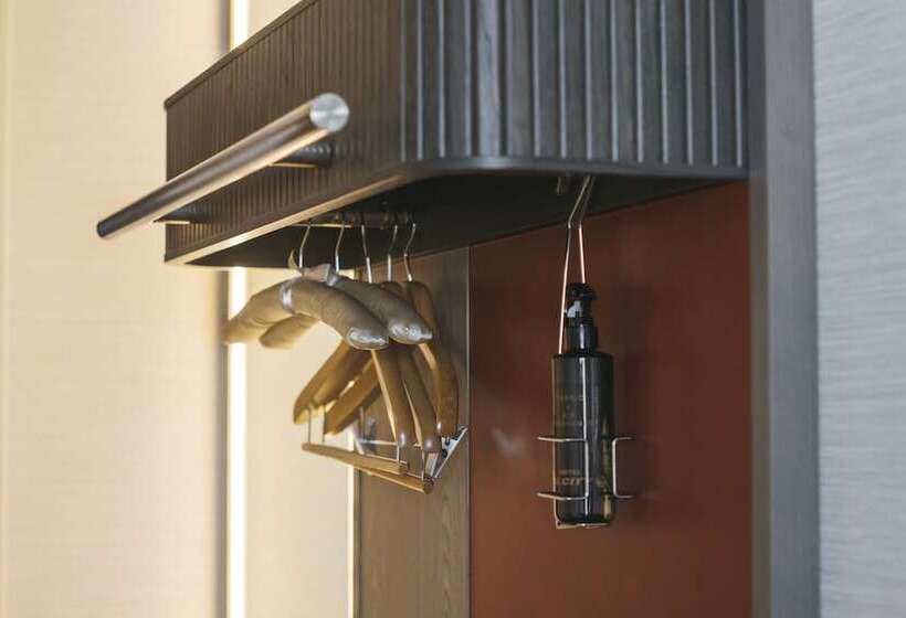 חדר בסיסי, Jal City Haneda Tokyo