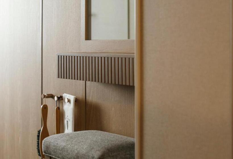 חדר בסיסי, Jal City Haneda Tokyo