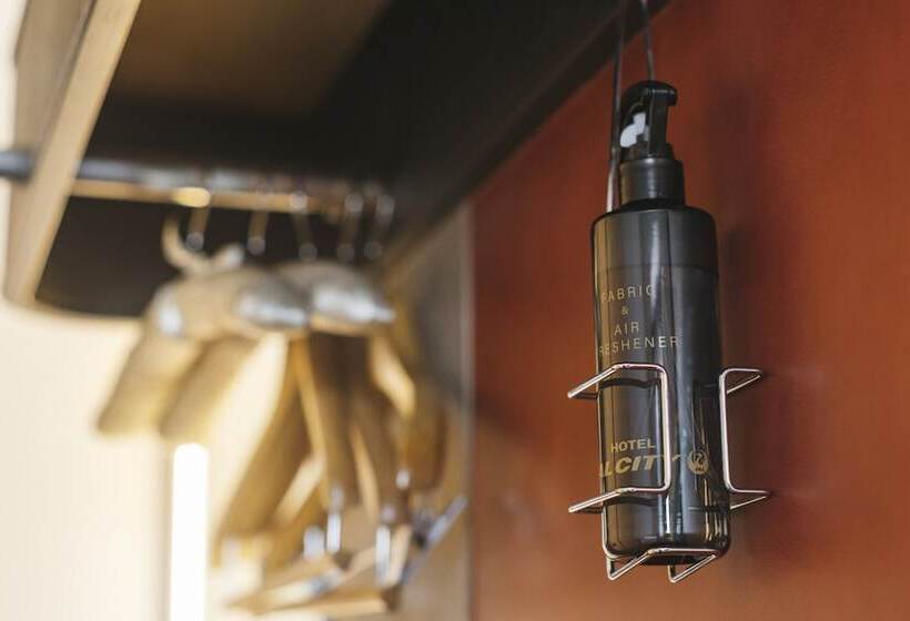 חדר בסיסי, Jal City Haneda Tokyo