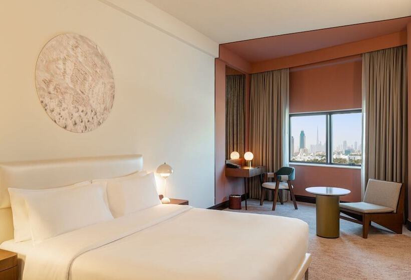 اتاق اجرایی, Majestic Cove