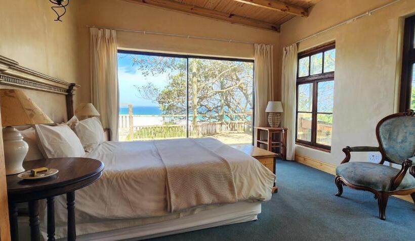 غرفة ديلوكس مطلّة علي البحر مزوَّدة بشُرفة, Monkey Valley Resort