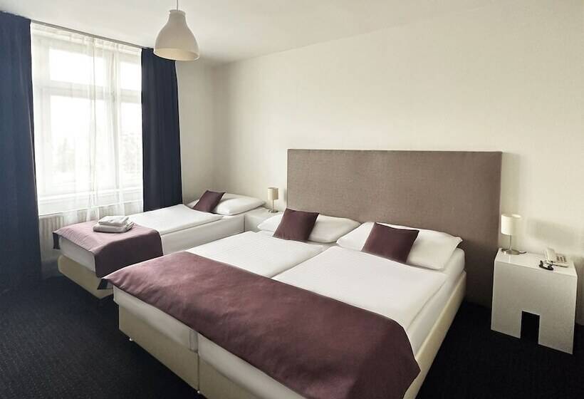 اتاق استاندارد سه نفره, My Hotel Apollon Prague
