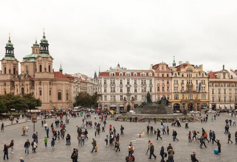 جناح تنفيذي مع بلكونة, Old Town Square Residence By Emblem
