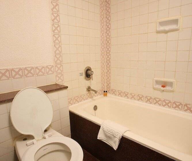 디럭스 룸, The Chancery