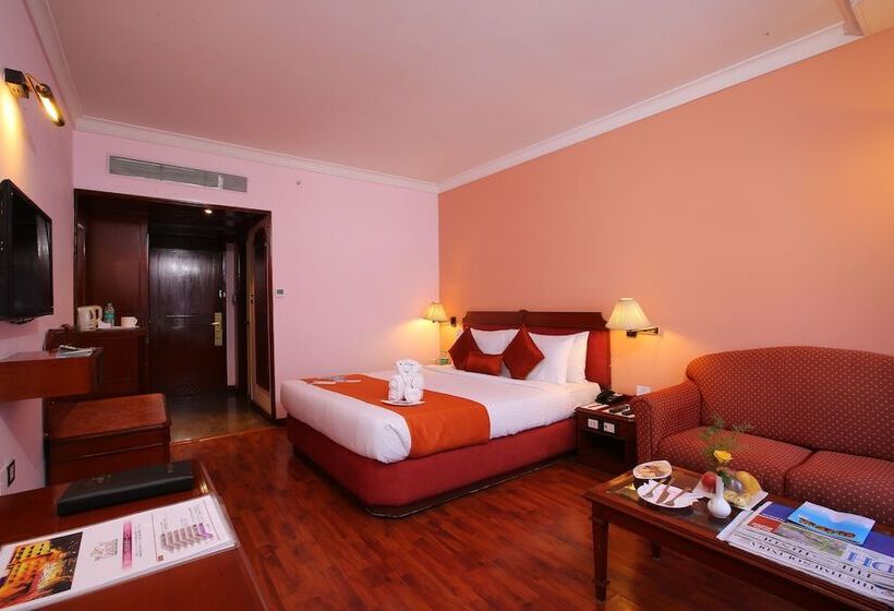 디럭스 룸, The Chancery