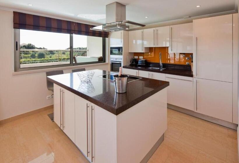 庭の見える１ベッドルームアパートメント, Vila Castelo Parque