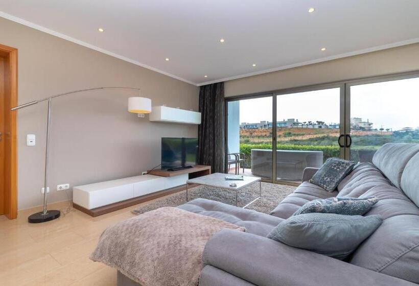 庭の見える１ベッドルームアパートメント, Vila Castelo Parque