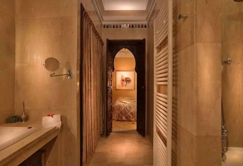 اتاق لوکس, Riad Kniza