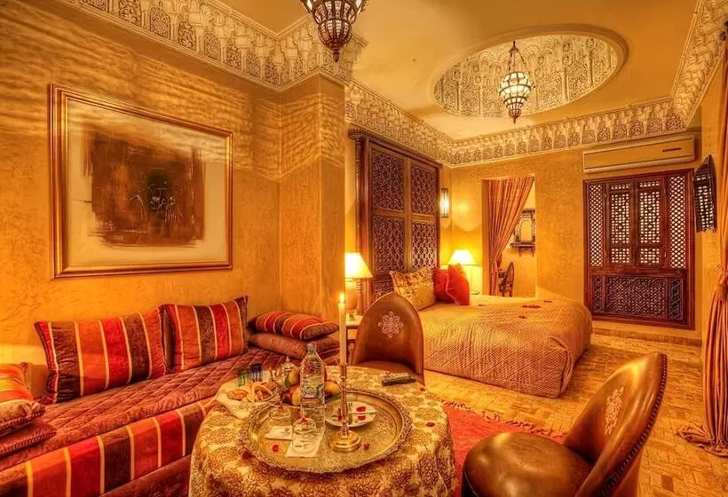 سوییت جونیور, Riad Kniza