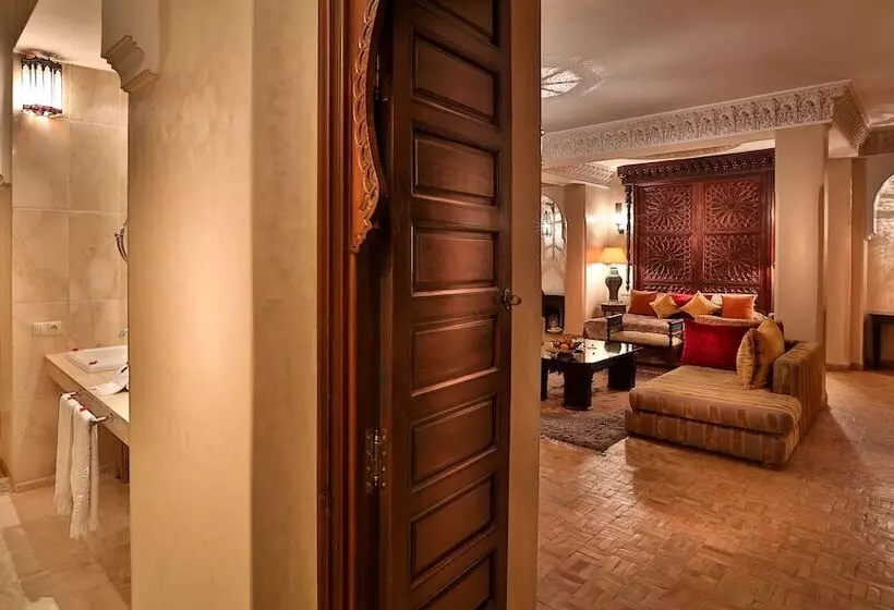 سوئیت رویال, Riad Kniza