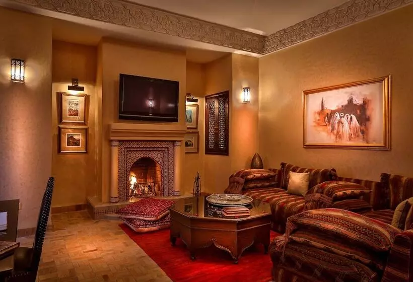 سوئیت سینیور, Riad Kniza