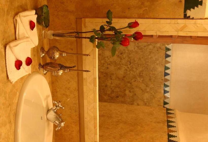 デラックスルーム, Riad Kniza