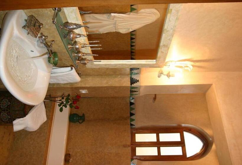 デラックスルーム, Riad Kniza