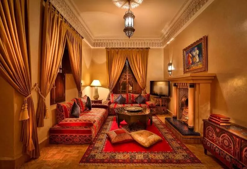 سوئیت سینیور, Riad Kniza