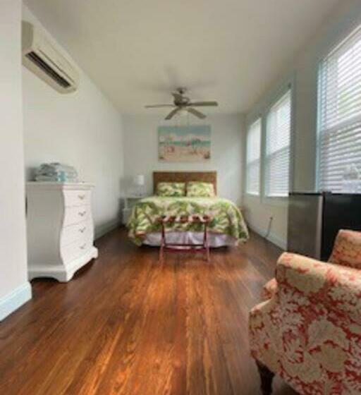 جناح, Saltwater Inn