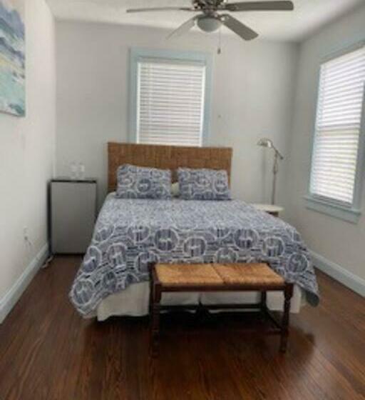 جناح, Saltwater Inn