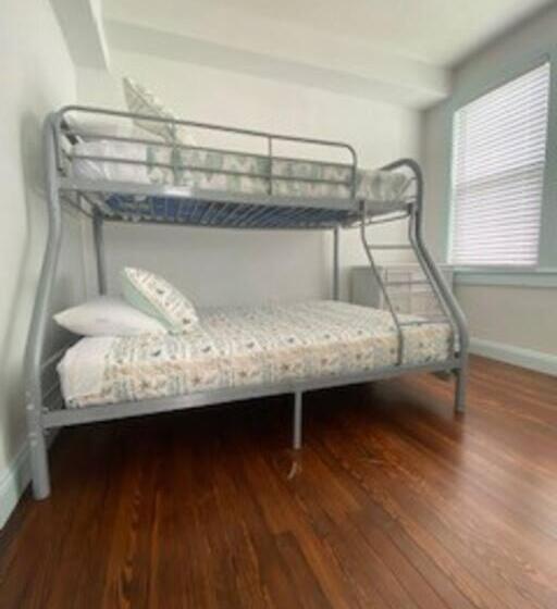 جناح عائلي, Saltwater Inn