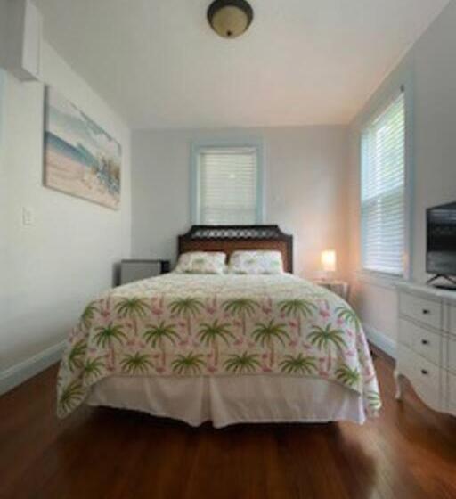 جناح, Saltwater Inn