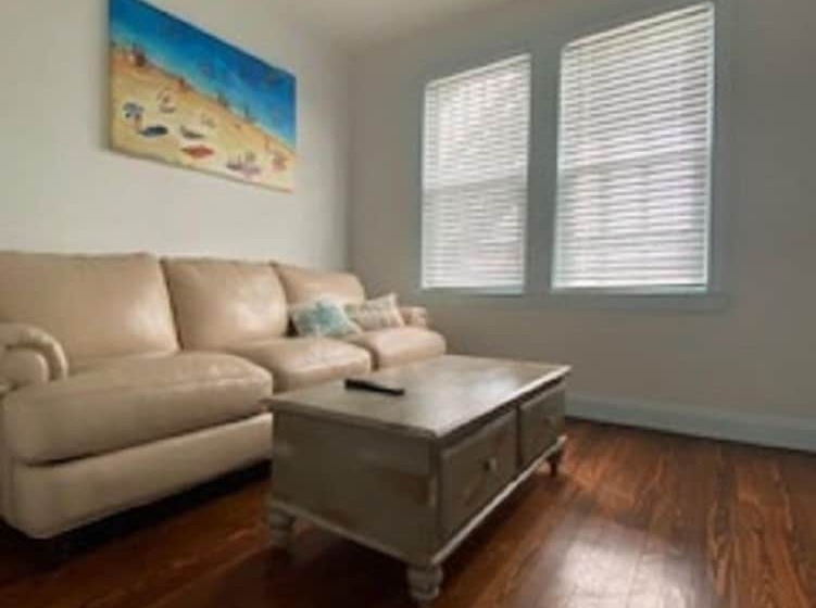 جناح عائلي, Saltwater Inn