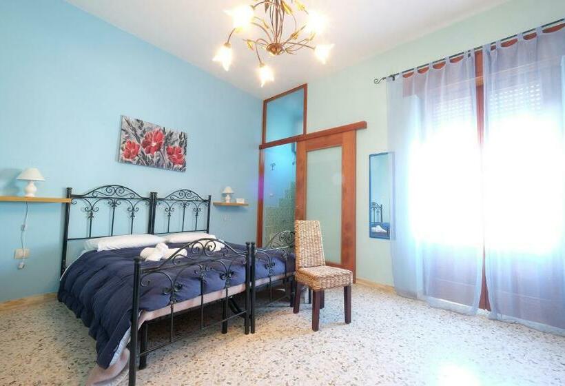 Balkonlu 4 kişilik Standart Oda, Corte Coronisio B&b