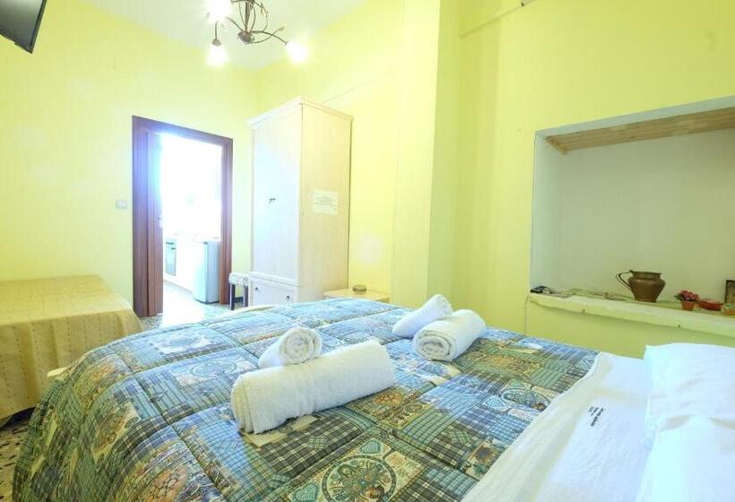 Aile Odası, Corte Coronisio B&b