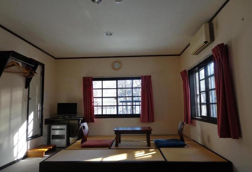 اتاق سوپریور خانوادگی, Hakuba Matata Lodge